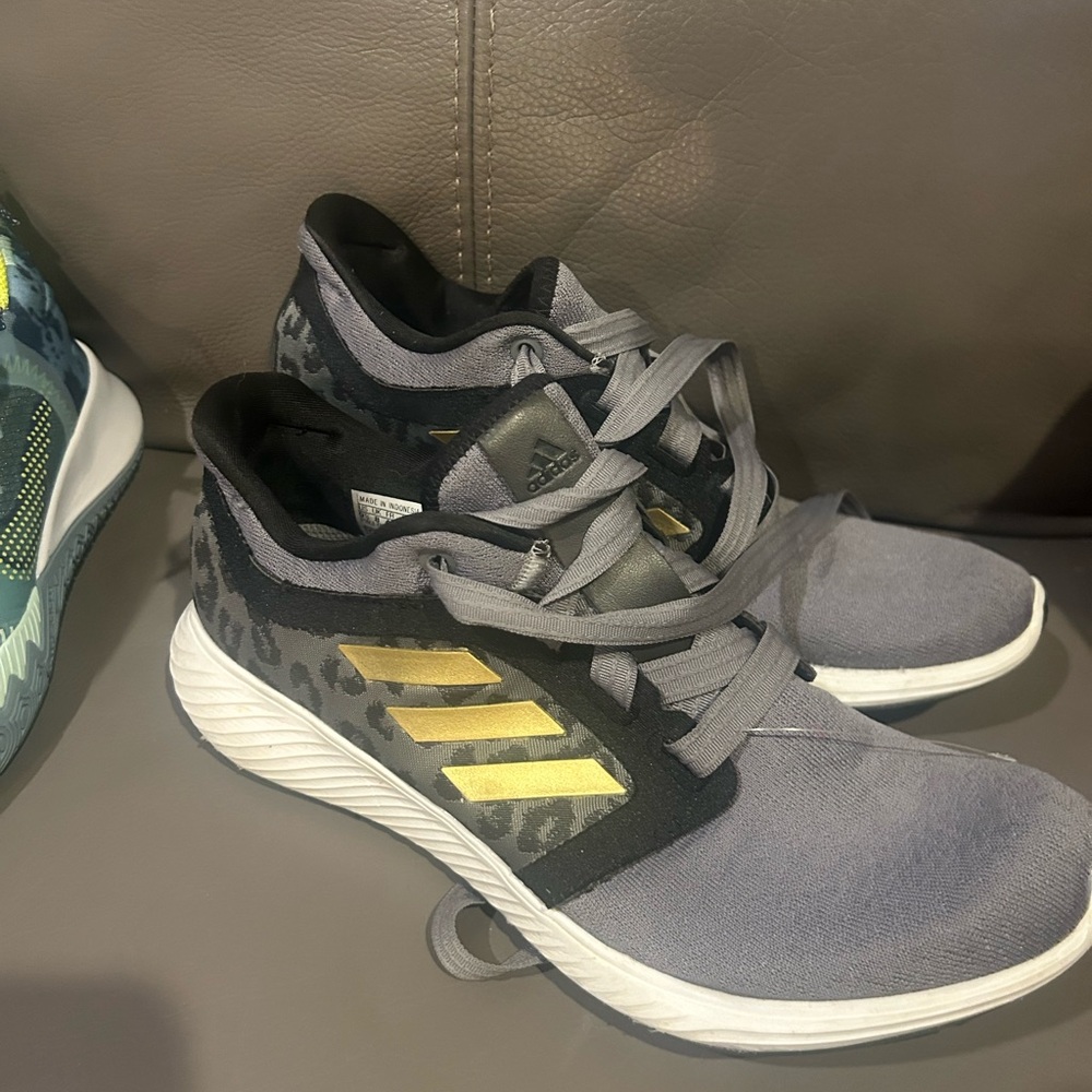 Addidas Tennis Shoes